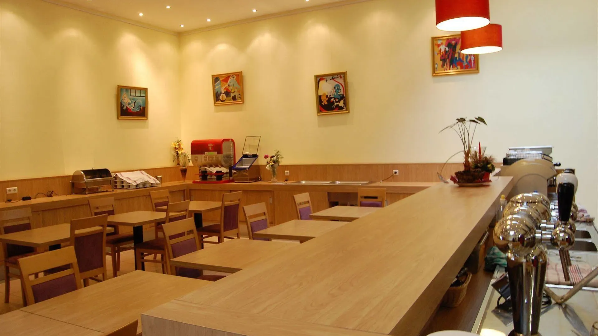 Jill Hotel Brussels 4*,